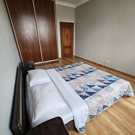 Ernaz Plus Apartments-Expo-Boulevard Akmola Esterno foto