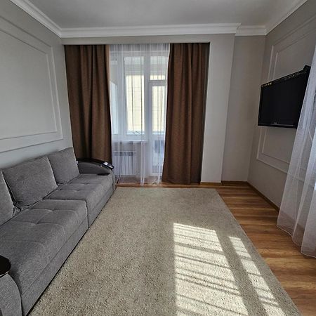 Ernaz Plus Apartments-Expo-Boulevard Akmola Esterno foto